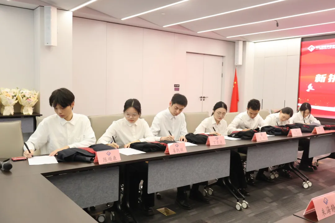 1767001166152314.png 78c8a8b7-a335-4b73-a962-e2b1d44596c7.png